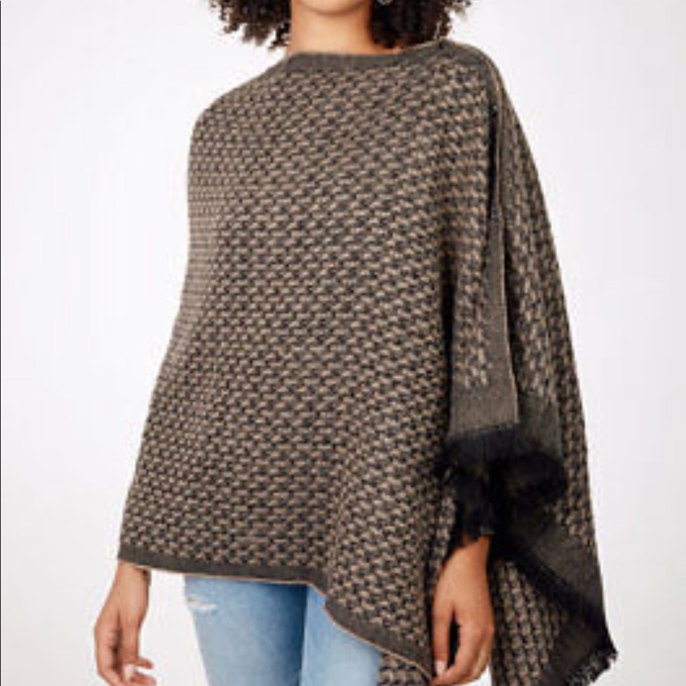 Stella & Dot Cortina Poncho Top / Scarf